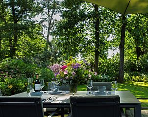 Dinieren Sie unter freiem Himmel in der Vakantiewoning Sprielderbosch 45 'Skogen' an der Veluwe in Gelderland.