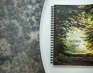 Stimmungsvolle Einrichtung im Ferienhaus Sprielderbosch 45 'Skogen' in Putten, Veluwe, Gelderland.