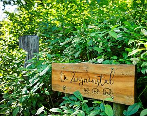 Schild mit Namen De Zwijnenstal bei Ferienhaus Sprielderbosch 23, Ferienhaus in Putten, Veluwe.