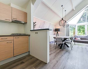 Open keuken in vrijstaande woning Vaassen, Veluwe, met moderne apparatuur.