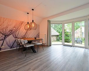 Eetruimte in vrijstaande woning in Vaassen, Veluwe, met moderne inrichting.