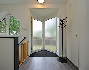 Entree van vakantiewoning in Vaassen, Gelderland, met veel lichtinval.