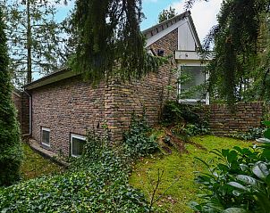 Speelplaats bij vakantiewoning in Vaassen, Veluwe, ideaal voor gezinnen.