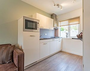 Moderne keuken in vakantiehuis Zwarte Mees, Hulshorst, Veluwe. Volledig uitgerust met ruime opbergruimte.