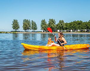 Kajakken op het meer bij Vakantiehuis Cube La Mer, Hulshorst, Veluwe, voor avontuurlijke activiteiten.