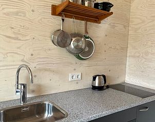 Praktische Kchengestaltung in einem Ferienhaus in Otterlo, Veluwe, mit modernen Details.