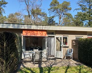 Voorzijde van Vakantiehuisje in Otterlo, Veluwe, Gelderland.