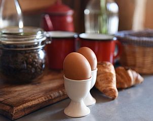 Ontbijt met verse eieren in Huisje in Oosterwolde, bed and breakfast, Oosterwolde, Veluwe.