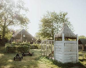 Speeltuin bij vakantiehuis Oosterwolde Gelderland, ideaal voor kinderen op de Veluwe.