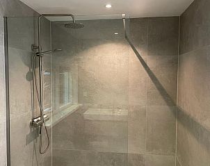 Luxe inloopdouche in Vakantiehuisje in Epe, gelegen op de Veluwe, Gelderland.