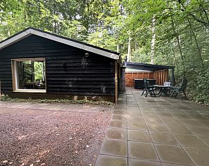 Bubbelende jacuzzi in DG395 vakantiehuis Epe Veluwe