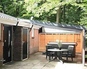 Buitenzijde DG395 vakantiehuis Epe Veluwe met tuin