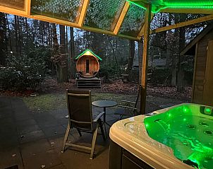 Bubbelbad in vakantiehuis DG747, Epe, Veluwe, Gelderland.