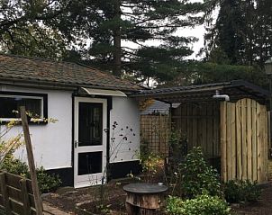 Rustieke buitenruimte van Het Puttertje, een charmante B&B in Hattem, Veluwe, Gelderland.