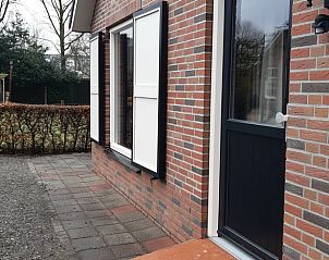 Voordeur van Huisje in Doornspijk, een vakantiehuis op de Veluwe, Gelderland.