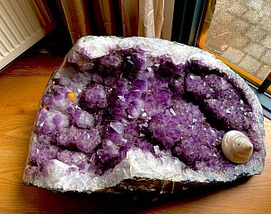 Amethist decoratie in Huisje in Doornspijk, vakantieaccommodatie in Doornspijk.