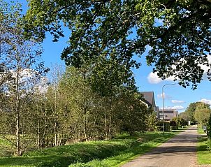 Landelijke weg nabij Vakantiehuis in Laag Soeren, Veluwe omgeven door natuur.