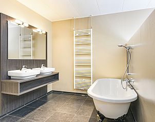 Inloopdouche in Coldenhove bungalow, Eerbeek, Veluwe, Gelderland.