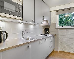 Gezellige slaapkamer met twee bedden in Coldenhove bungalow 6B, Eerbeek, Veluwe.