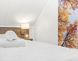 Badkamer met ligbad in Coldenhove 6-persoons bungalow 6L, Eerbeek, Veluwe.