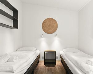 Detail van koffiezetapparaat in Rabbit Hill stacaravan, Nieuw Milligen, voor een ontspannen verblijf.