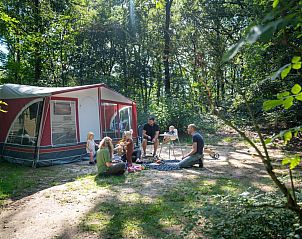 Ervaar de natuur op Rabbit Hill, luxe campingplaats C16L in Nieuw Milligen, Veluwe, ideaal voor een ontspannen vakantie.