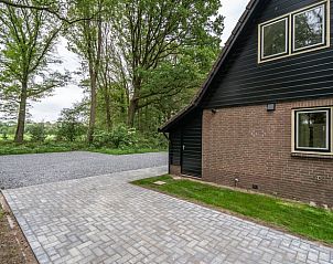 Oprit van Huisje in Nijkerk, vakantiehuis in Nijkerk, Veluwe, Gelderland.