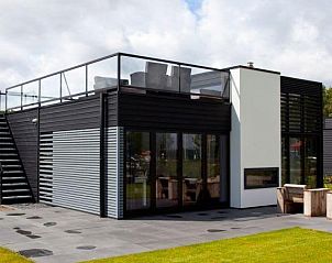 Cube Elite 6 vakantiehuis in Nijkerk, Veluwe met modern terras en groene omgeving in Gelderland.