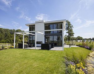 Moderne architectuur van Vakantiehuis Cube Magnifique 8 in Nijkerk, Veluwe, Gelderland.