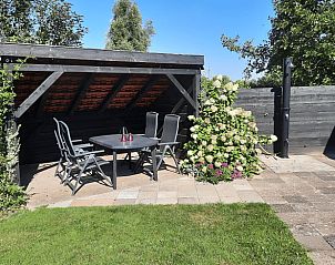 Terras met zitgelegenheid bij Vakantiehuis in Kootwijkerbroek, Veluwe, Gelderland.