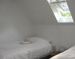 Zolderkamer met twee bedden in Huisje in Hierden, perfect voor kinderen, Veluwe, Gelderland.