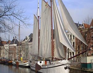 Verblijf 330312 • Vakantiewoning Noordoost Groningen • Zeilschip als groepsaccommodatie voor 34 personen in de stad 