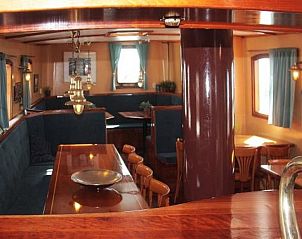 Slaapkamer met stapelbed in GR008 vakantiehuis in Groningen, ideaal voor gezinnen.