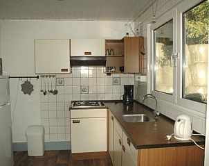 Volledig uitgeruste keuken in GR002 vakantiehuis, Scheemda, Groningen.