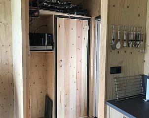 Praktische keukenopslag in Vakantiehuis in Overschild, Groningen.