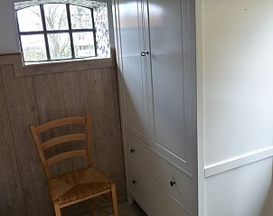 Landelijke slaapkamerinrichting in Vakantiehuis in Ter Apel, Groningen.