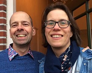 Gastvrije eigenaren van Vakantiehuis in Vriescheloo verwelkomen bezoekers in Groningen.