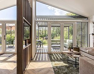 Moderne inrichting van de Vrijstaande woning in Sellingen, vakantiehuis in Groningen met veel lichtinval.