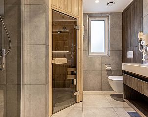 Houten sauna in de Vrijstaande woning in Sellingen, vakantiehuis in Zuidoost Groningen voor wellness.