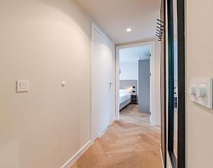 Hal in Vrijstaande woning in Sellingen, Zuidoost Groningen met toegang tot slaapkamer.