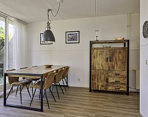 Eetkamer in Vakantiehuis Bellingwolde Comfort, Vlagtwedde, Zuidoost Groningen.