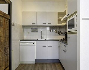 Compacte keuken in Vakantiehuis Bellingwolde Comfort, Vlagtwedde, Groningen.