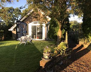 Vakantiehuis Westerwolde in Onstwedde met zonnige tuin en terras, ideaal voor ontspanning in Zuidoost Groningen.