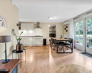 Kano aan de waterkant bij Rutershoeske vakantiehuis, Veendam.