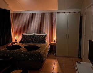 Sfeervolle slaapkamerverlichting in bed & breakfast DE DOBBE in Glimmen, Groningen.