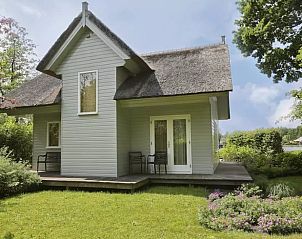 Pittoresk vakantiehuisje in Haren met rieten dak, gelegen in het groene Zuidwest Groningen.