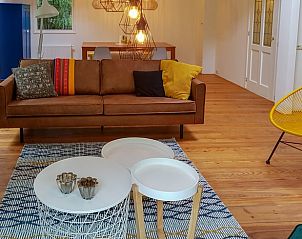 Stijlvolle woonkamer in Huisje in Haren vakantiehuis, Zuidwest Groningen