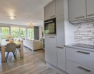 Haven met boten nabij Villa Christina vakantiehuis in Stevensweert, Midden Limburg.