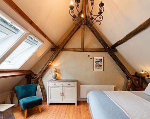 Luchtfoto van vakantiehuis L241 in Nederweert, Limburg met ruime erf.