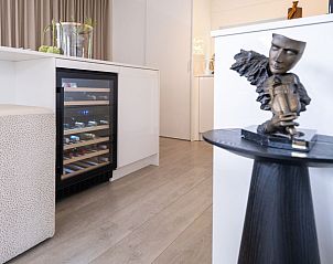 Wijnkoeler in Vrijstaande woning in Heel, Midden Limburg, vakantiehuis met stijlvolle inrichting.